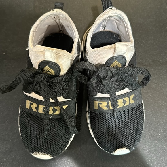 Toddler Reebok sneakers size 9 - Picture 2 of 4